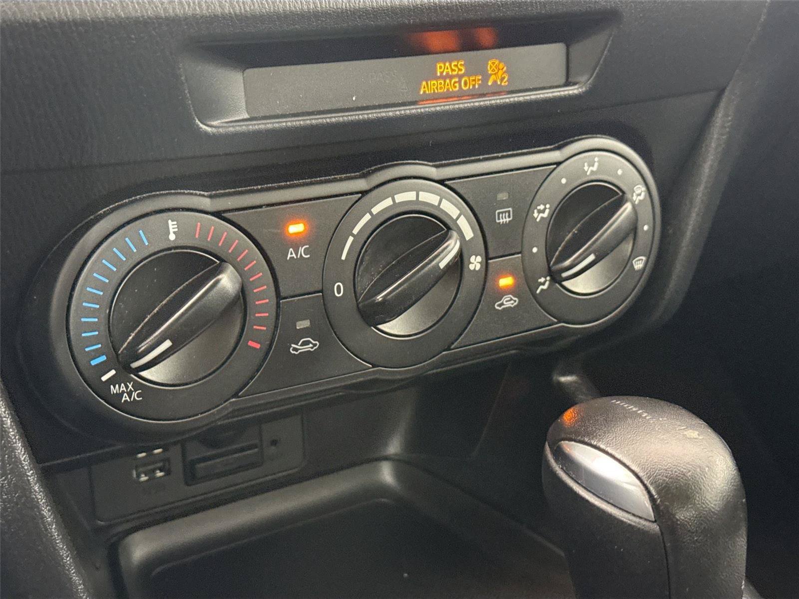 Used 2015 MAZDA MAZDA3 i Sport FWD image 22