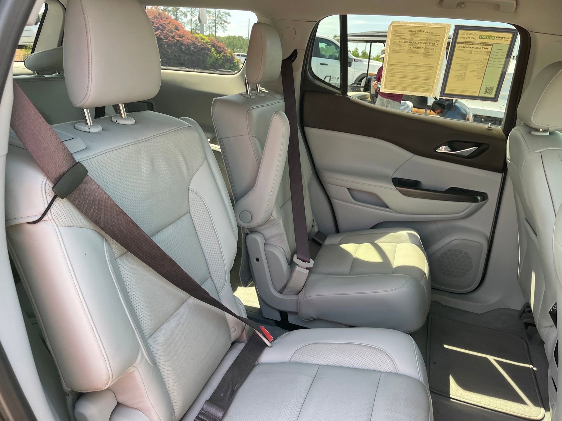 Used 2017 GMC Acadia SLT image 25