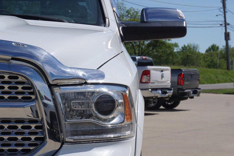 Used 2017 RAM 1500 Laramie w/ Convenience Group AWD/4WD image 10