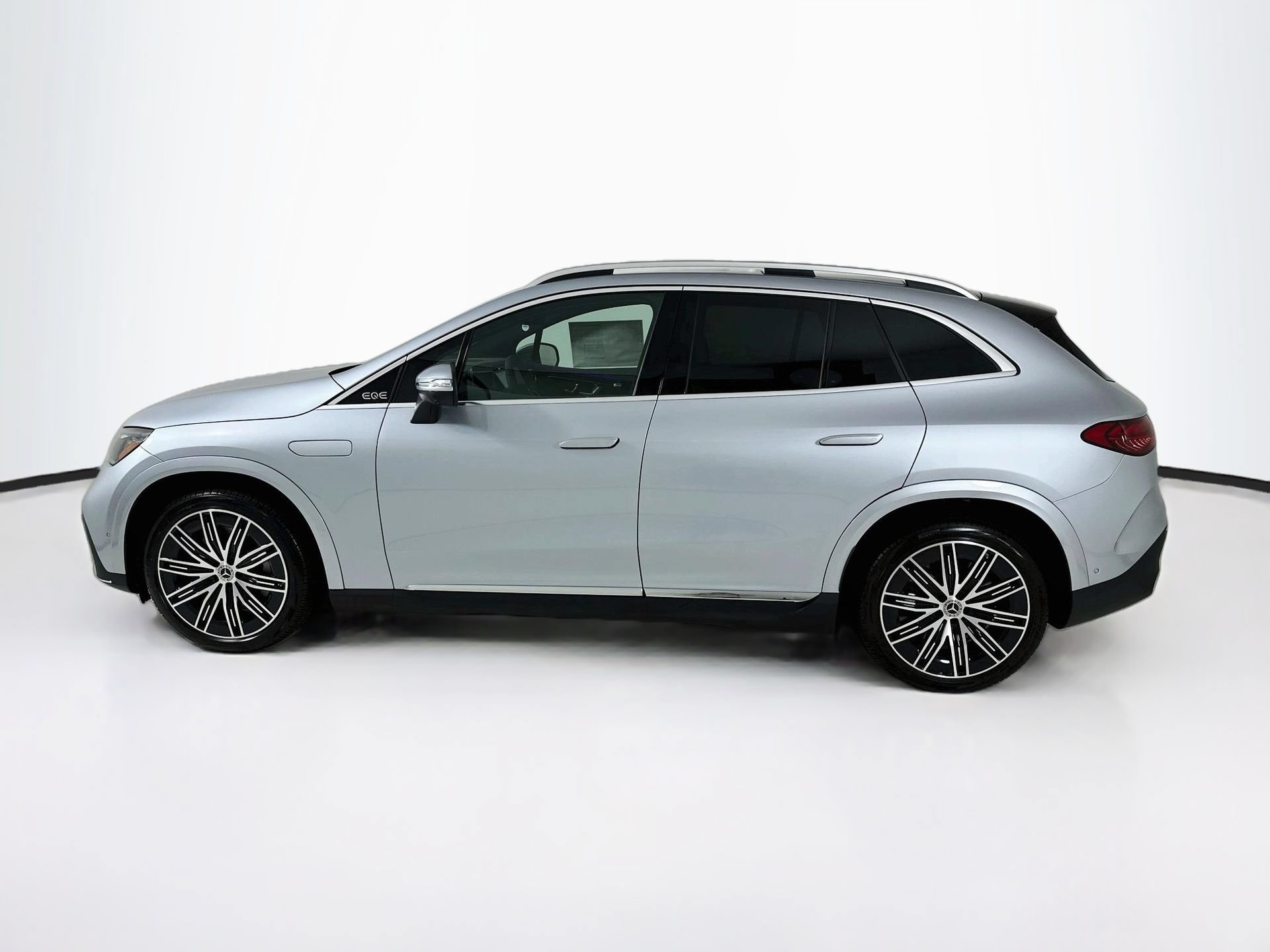 New 2027 Mercedes-Benz EQE 320+ SUV image 5