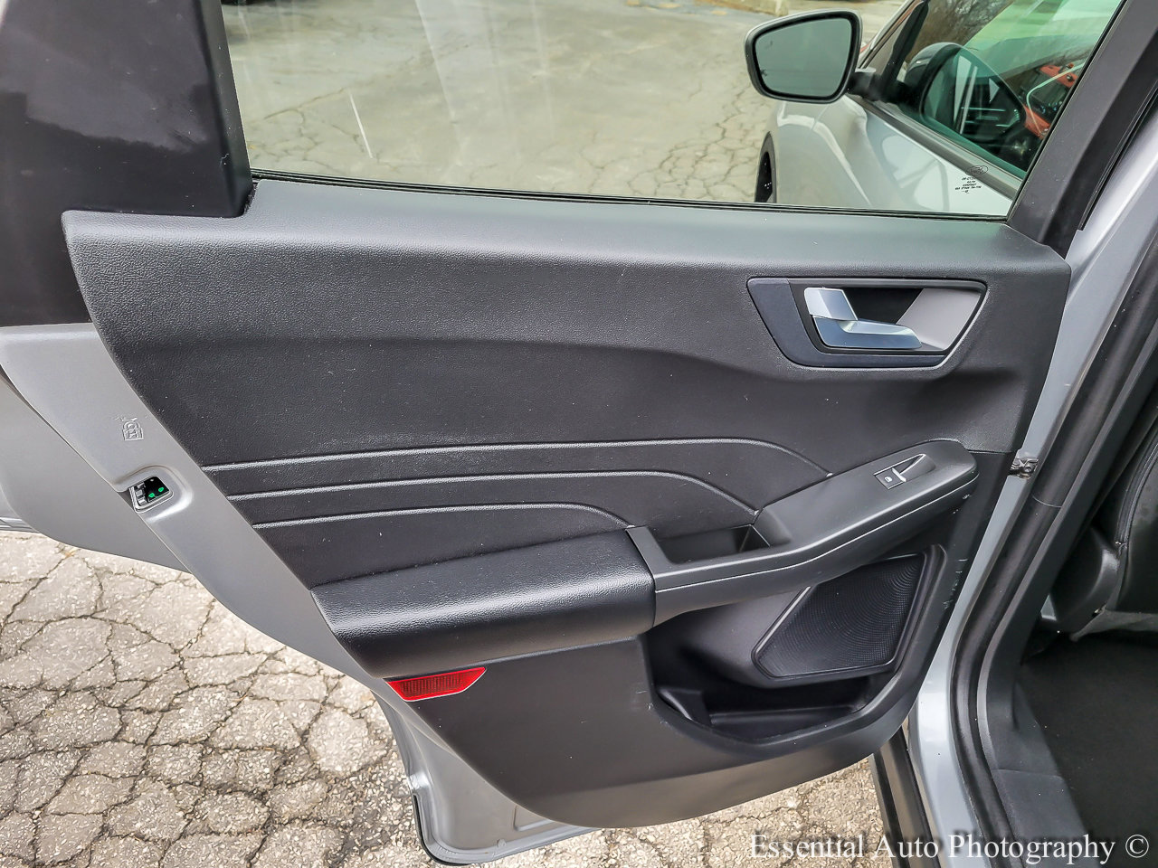 Used 2022 Ford Escape SEL FWD image 25