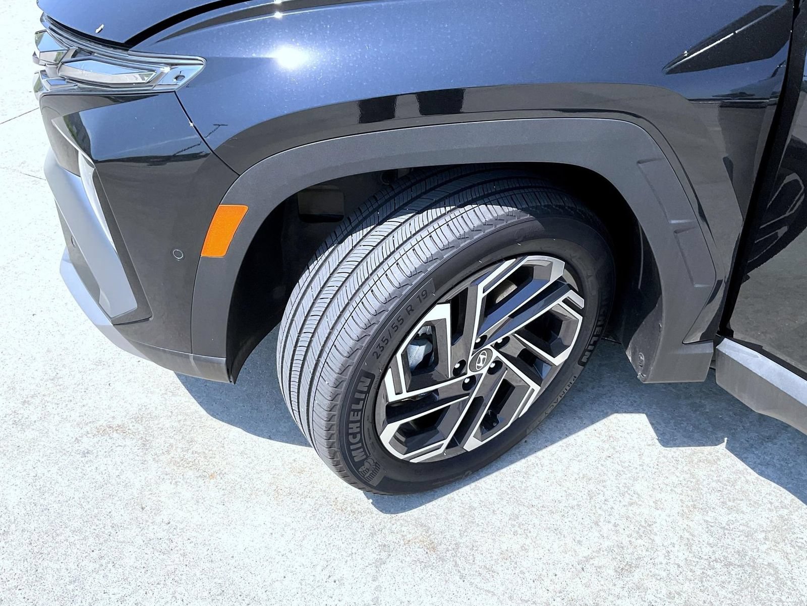 Certified 2025 Hyundai Tucson Limited AWD/4WD image 24
