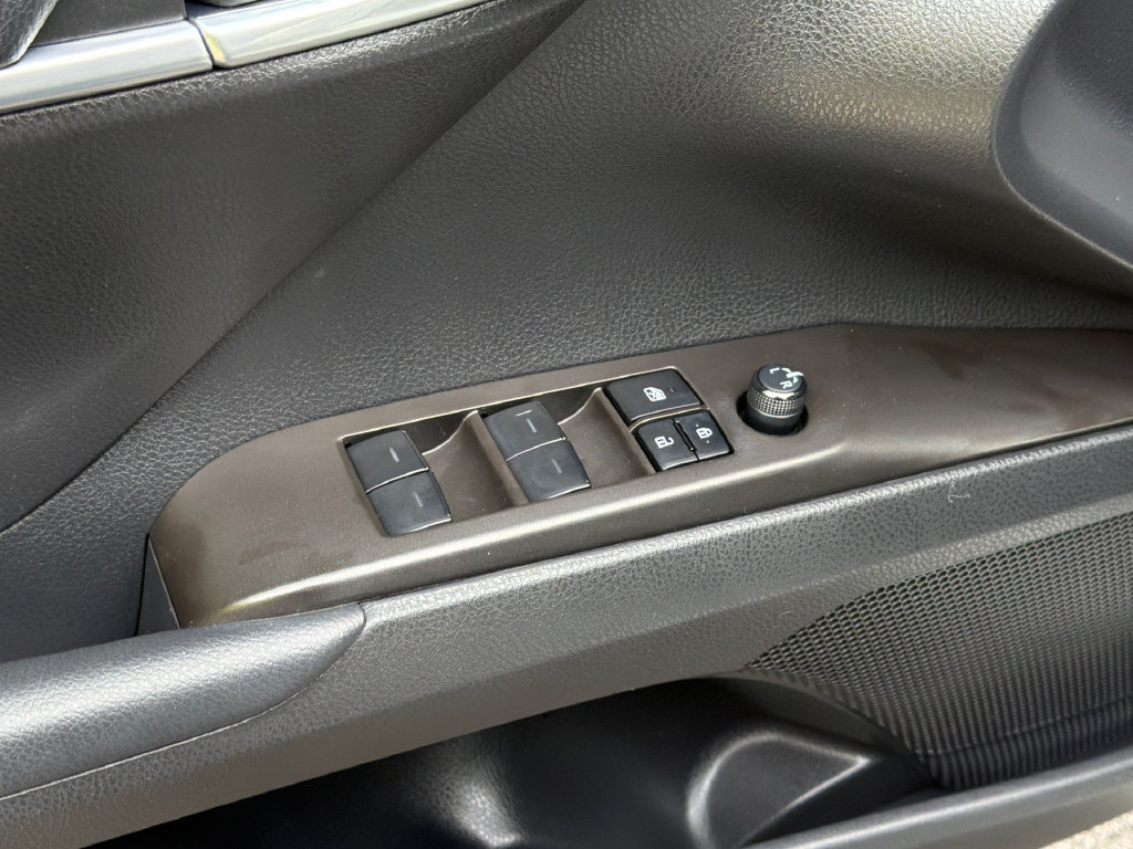 Used 2024 Toyota Camry SE FWD image 19