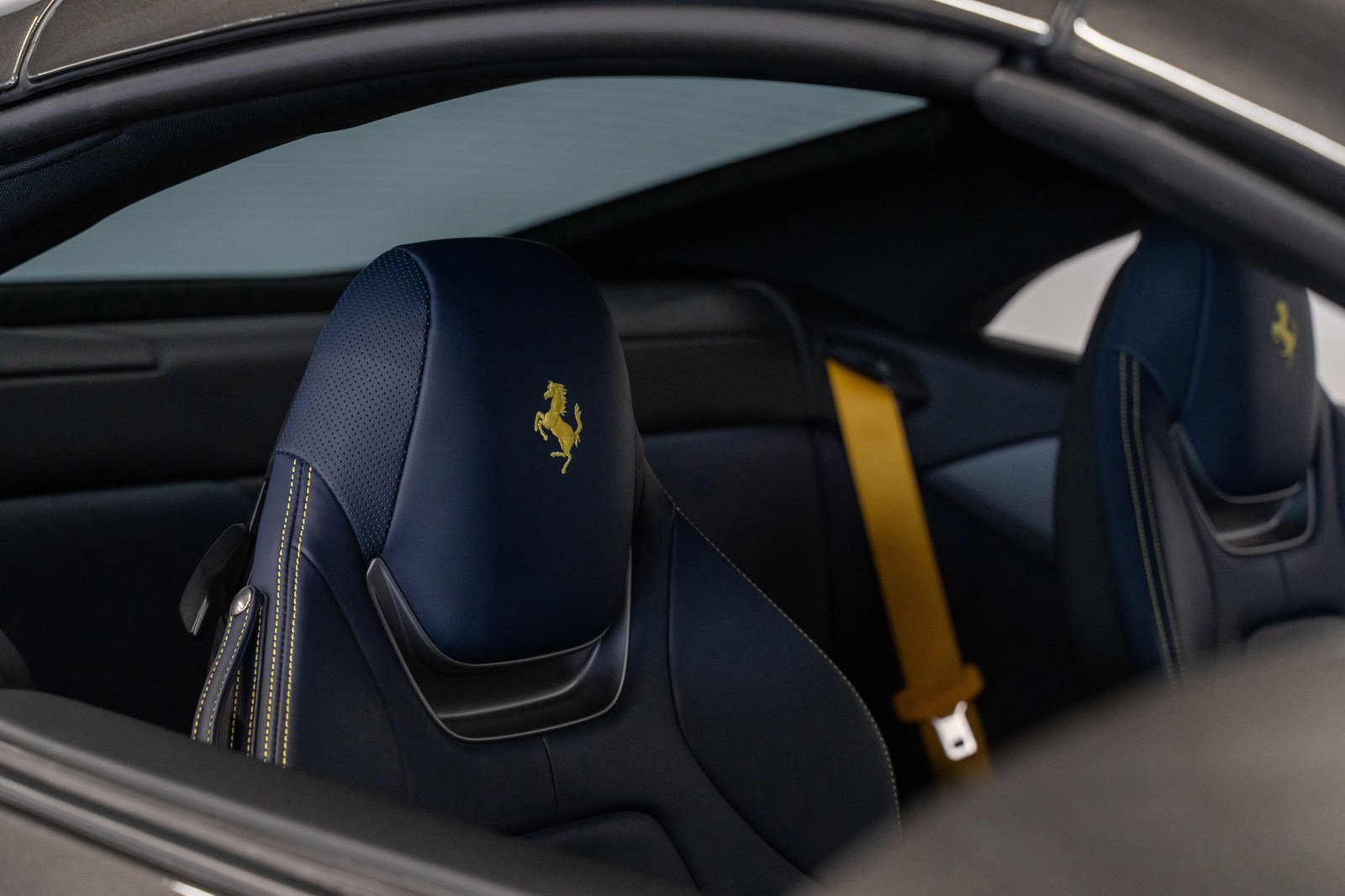 Used 2019 Ferrari Portofino RWD image 27