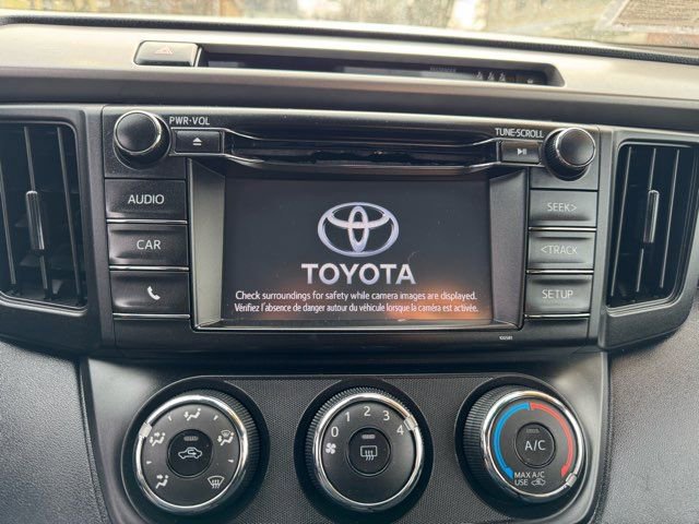 Used 2017 Toyota RAV4 LE AWD/4WD image 14