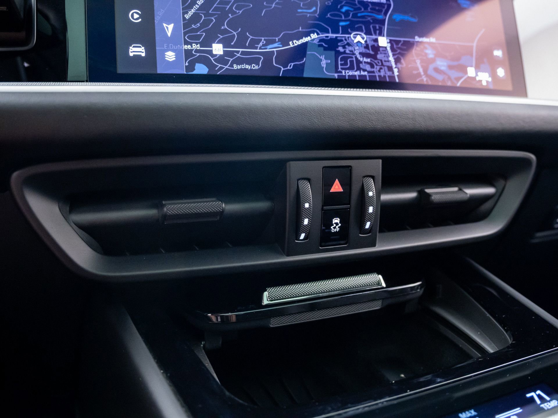 Certified 2025 Porsche Cayenne Coupe AWD/4WD image 26
