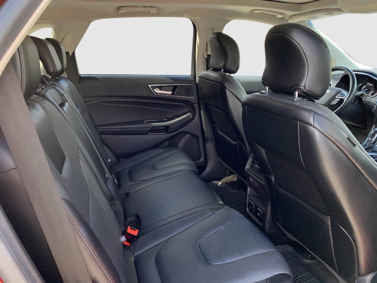 Used 2018 Ford Edge Titanium w/ Equipment Group 301A AWD/4WD image 38
