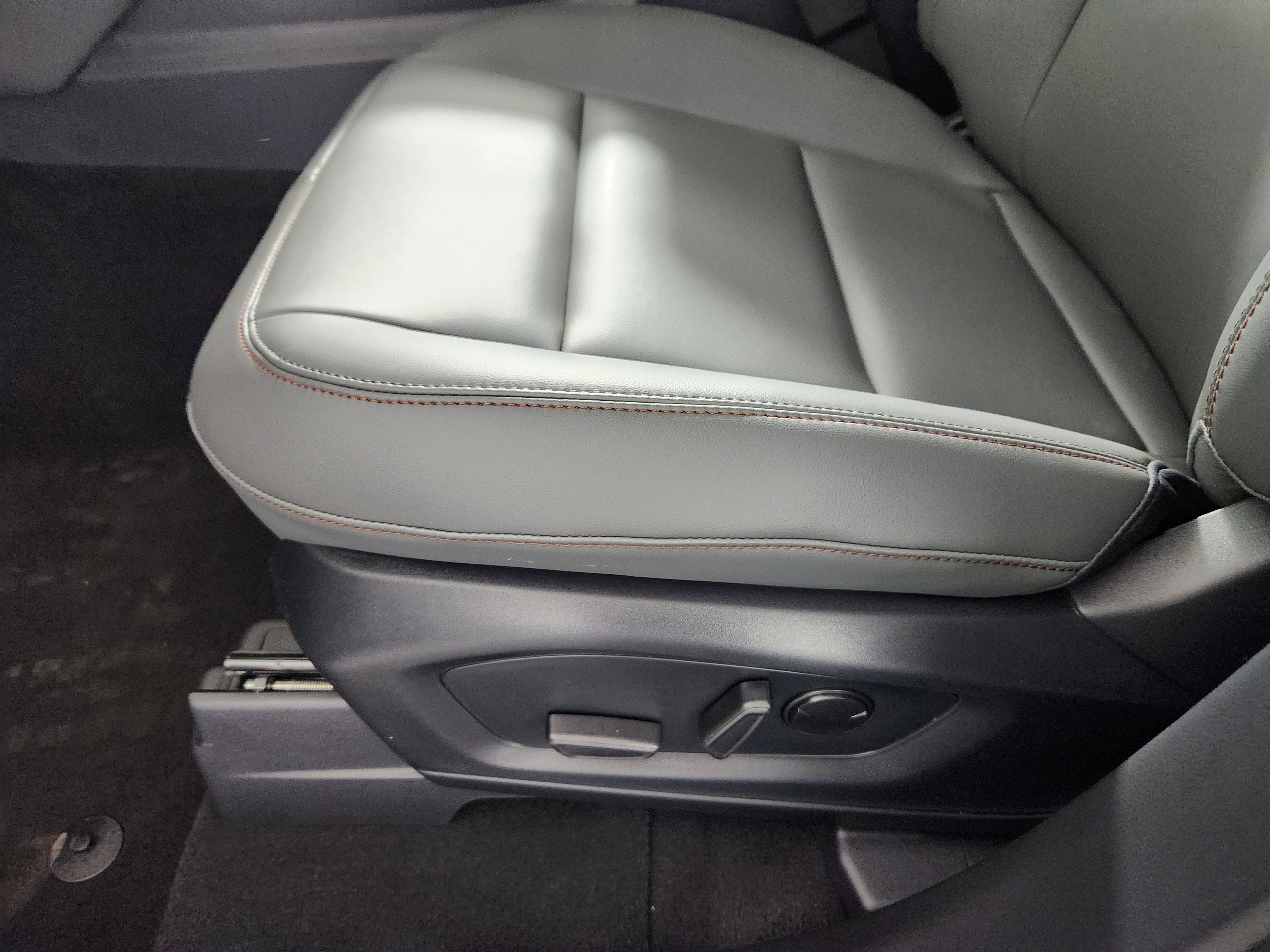 New 2026 Ford Explorer Active w/ Active Comfort Package image 13