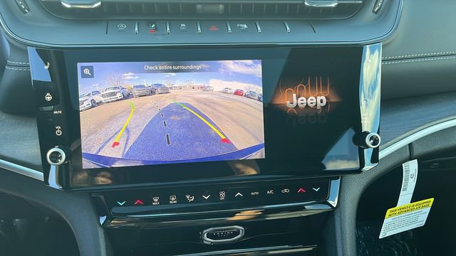 New 2026 Jeep Grand Cherokee Limited w/ Limited Altitude Package AWD/4WD image 25