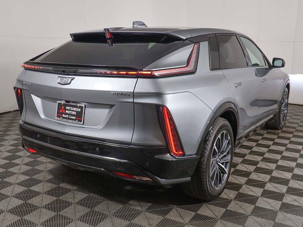 Used 2025 Cadillac Lyriq Sport AWD/4WD image 15