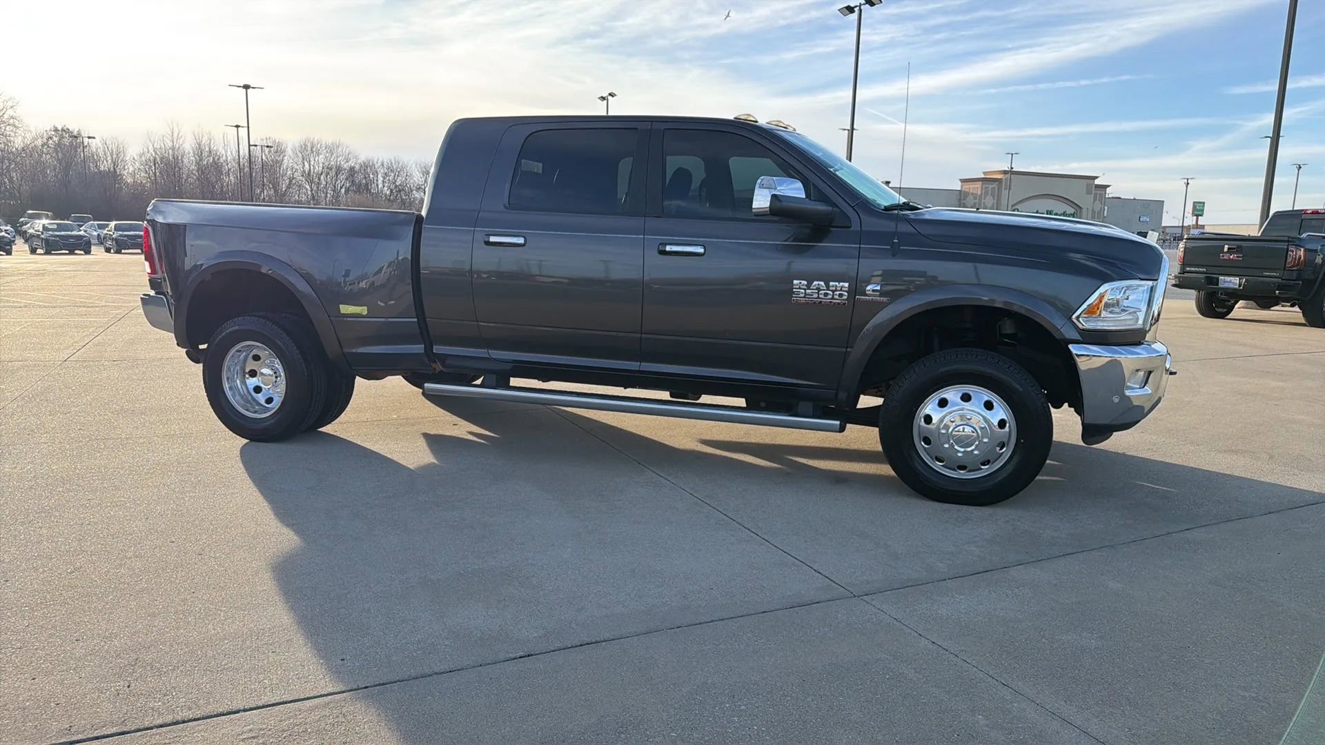 Used 2018 RAM 3500 Laramie image 31