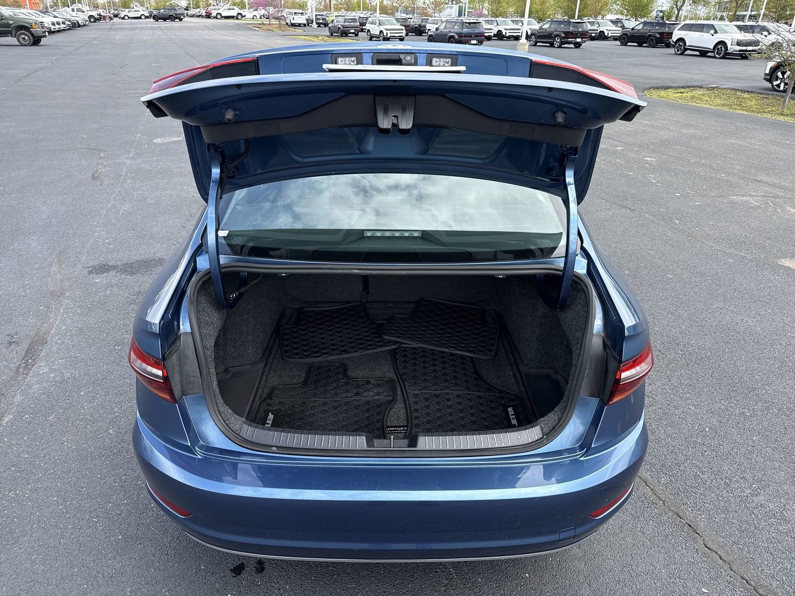 Used 2019 Volkswagen Jetta SEL FWD image 23