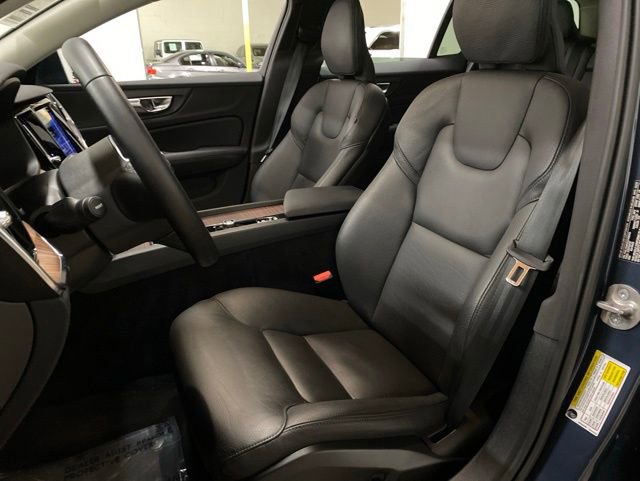 Used 2025 Volvo V60 B5 Cross Country Plus AWD/4WD image 32