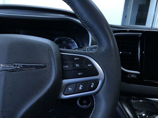 Used 2025 Chrysler Pacifica Select image 19
