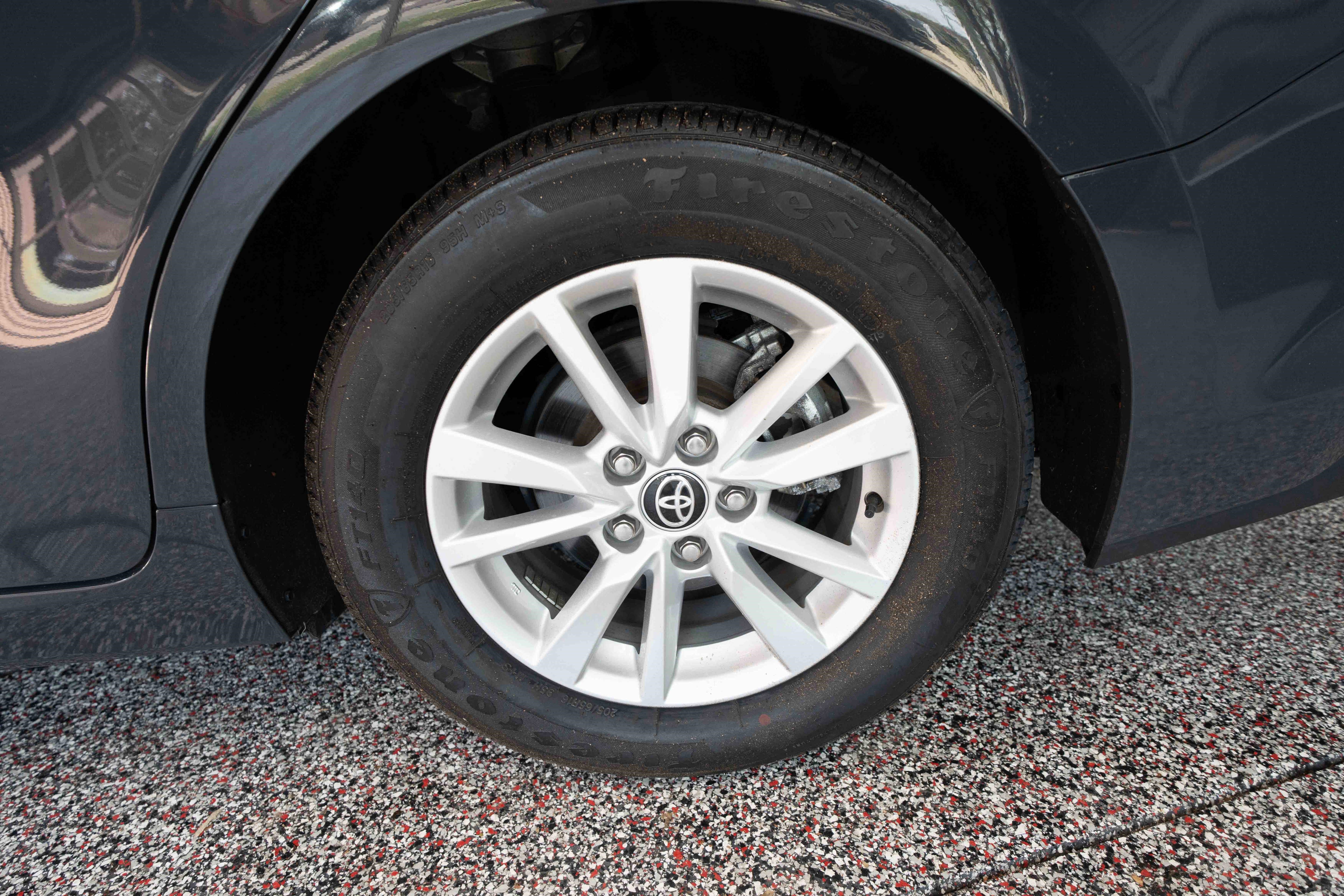 Used 2025 Toyota Camry LE FWD image 28