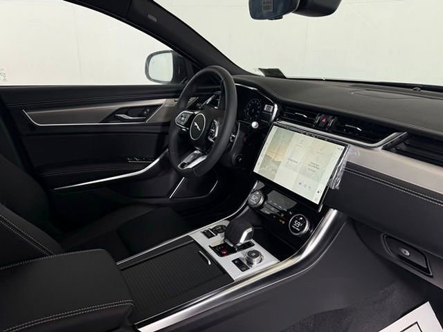 New 2024 Jaguar XF R-Dynamic SE image 18