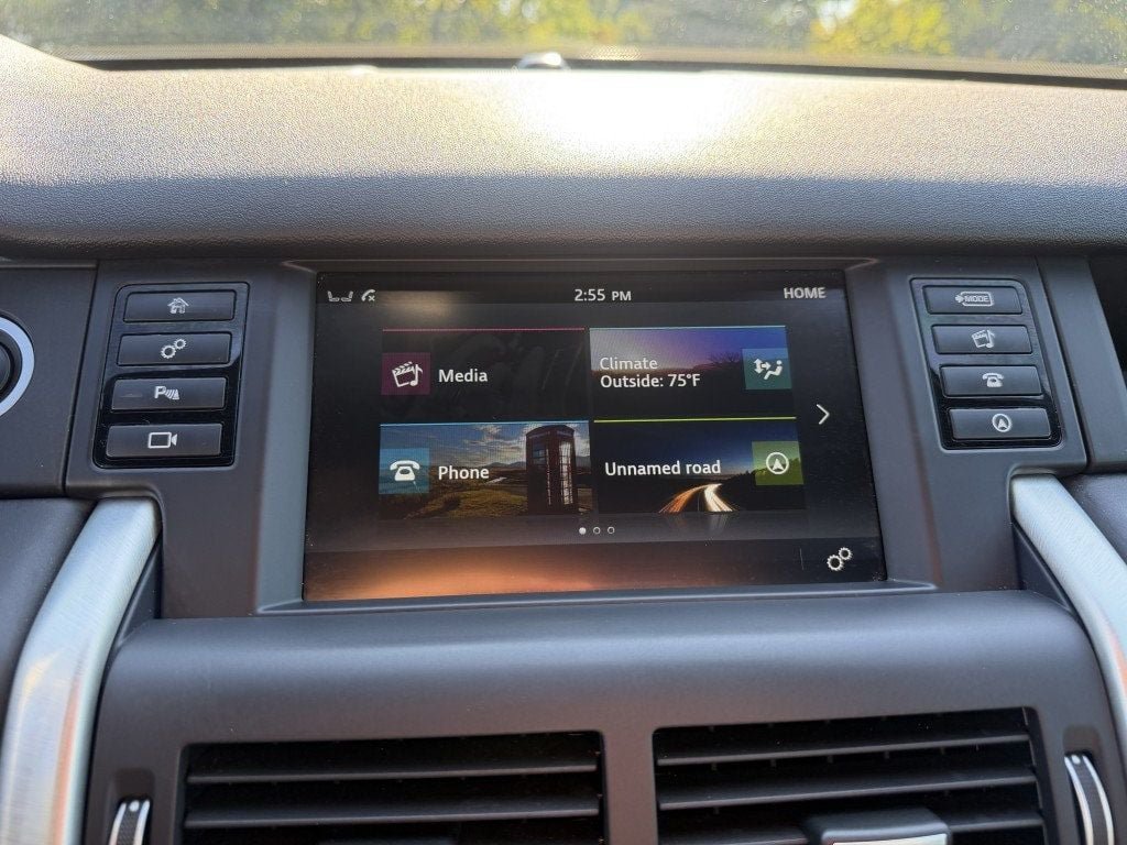 Used 2018 Land Rover Discovery Sport HSE Luxury AWD/4WD image 23