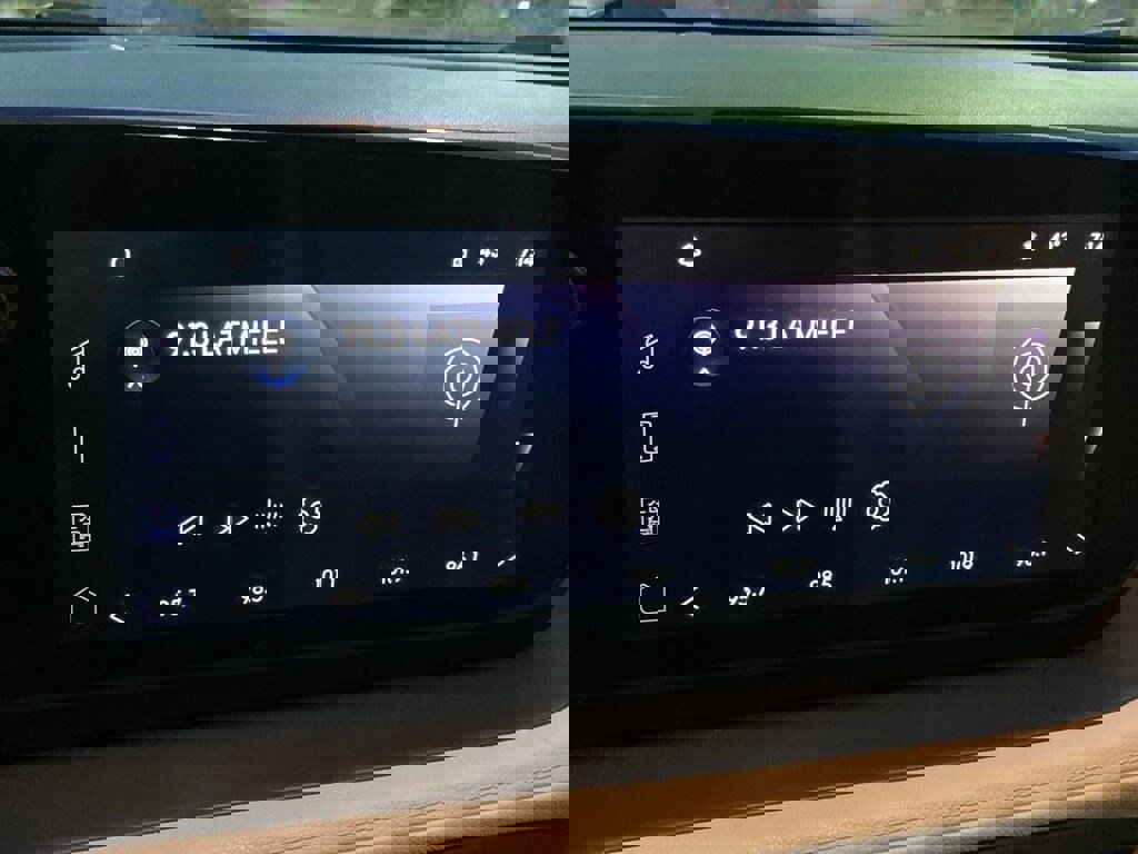 Used 2024 Buick Encore GX Sport Touring w/ Experience Buick Package image 24