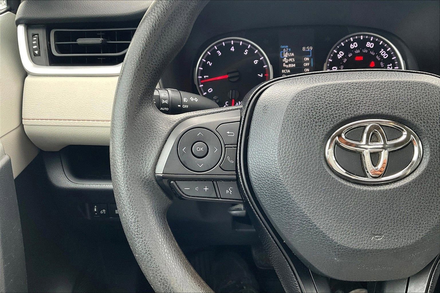 Used 2019 Toyota RAV4 XLE image 22