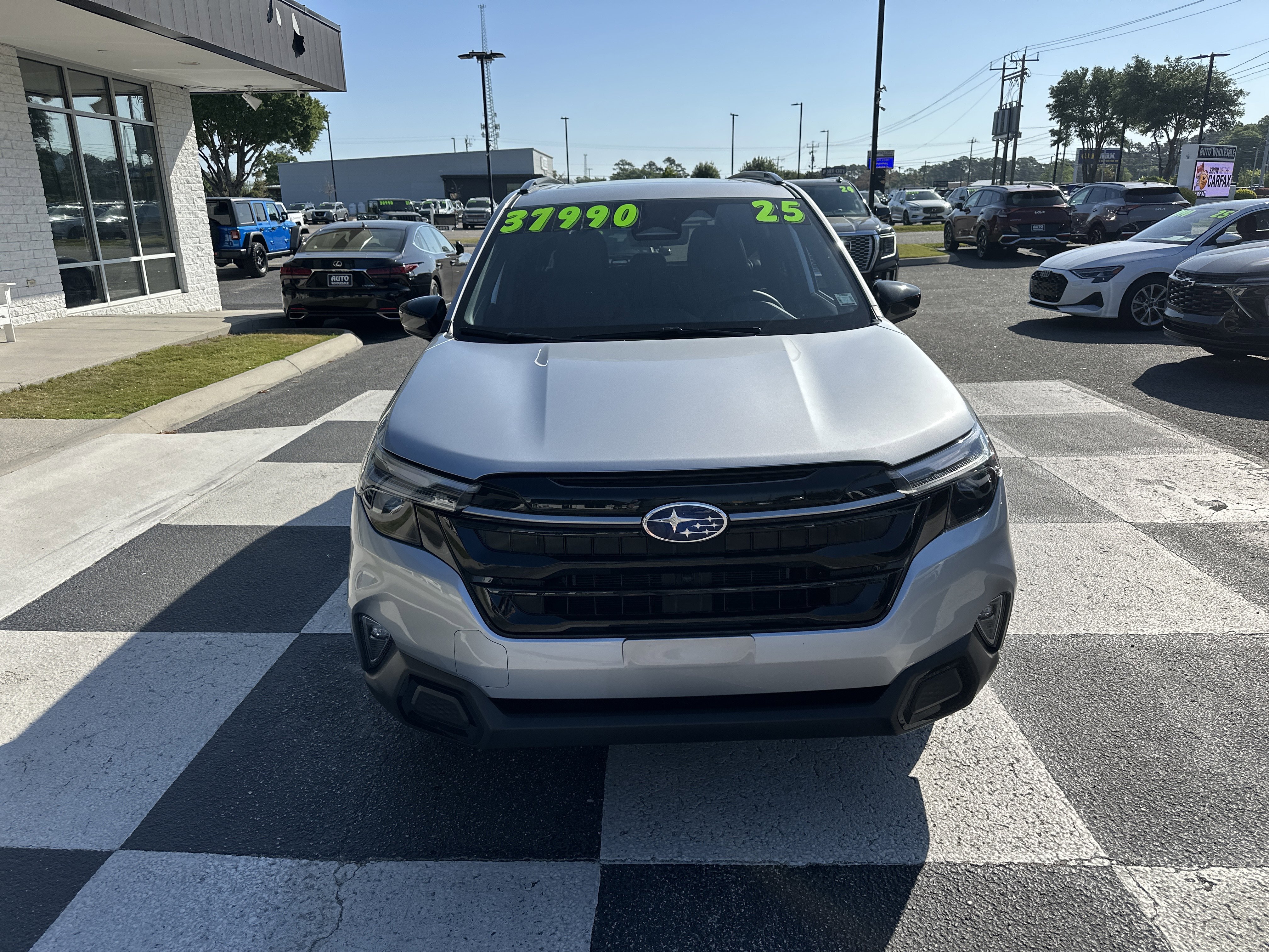 Used 2025 Subaru Forester Touring w/ Touring Package AWD/4WD image 2
