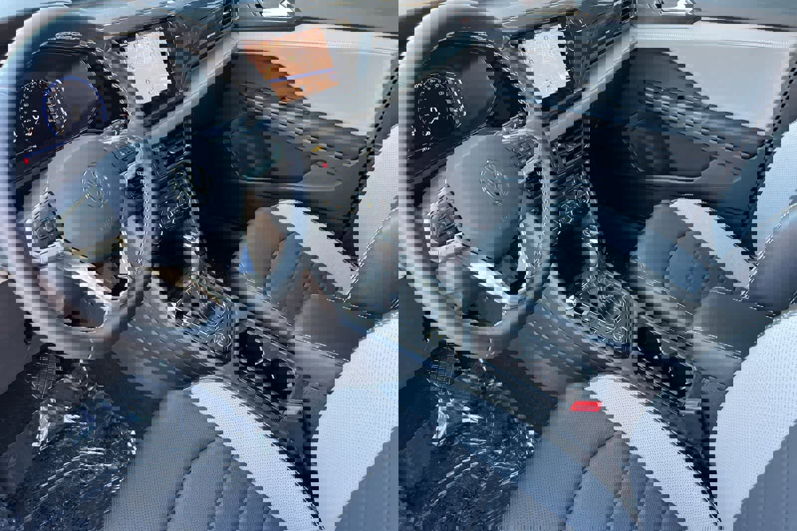 Used 2023 Volkswagen Taos SEL image 14