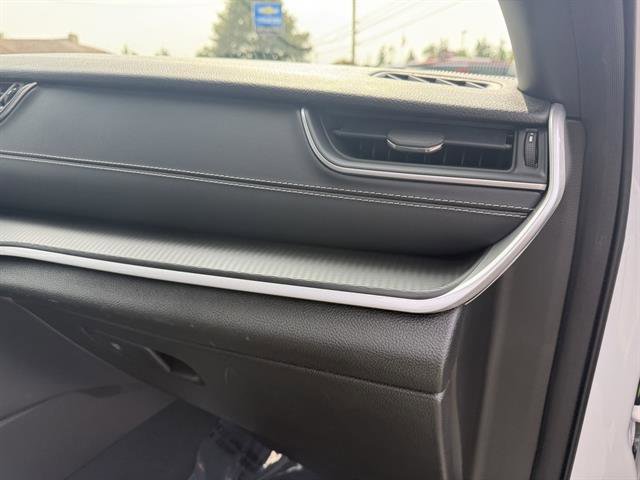 Used 2023 Jeep Grand Cherokee Altitude image 18