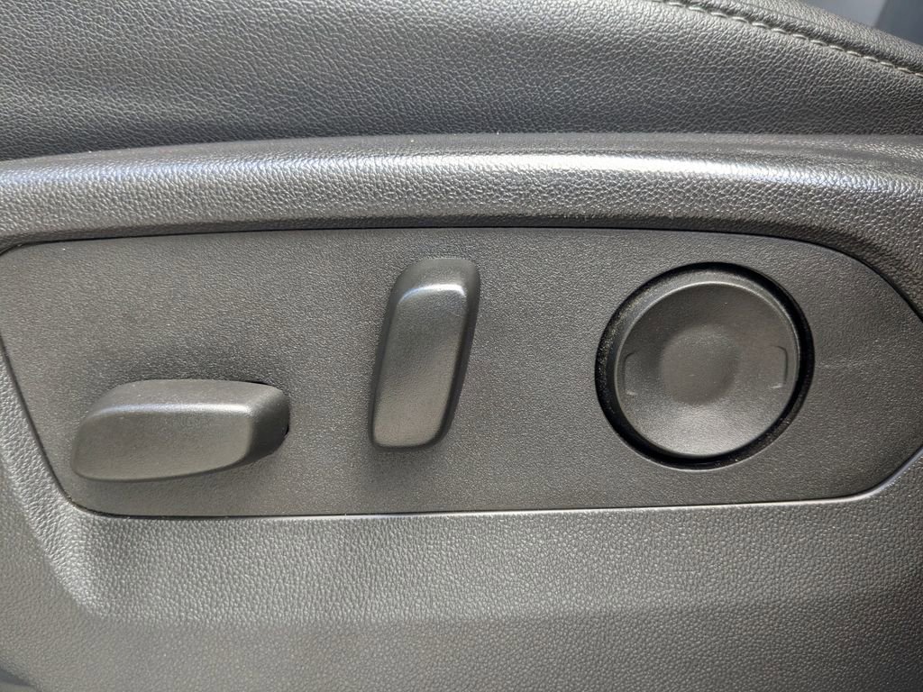 Certified 2025 Chevrolet Silverado 2500 LTZ w/ LTZ Convenience Package image 22