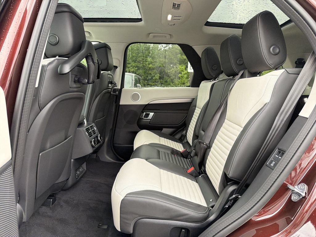 New 2026 Land Rover Discovery Limited Edition AWD/4WD image 5