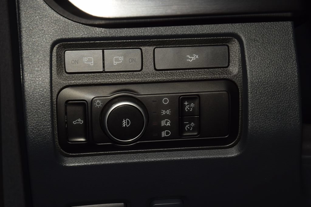 Used 2023 Ford F250 Lariat w/ Lariat Ultimate Package AWD/4WD image 39