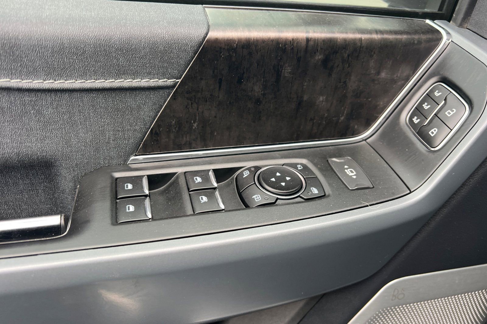 Used 2023 Ford F150 Lariat w/ Equipment Group 502A High image 11