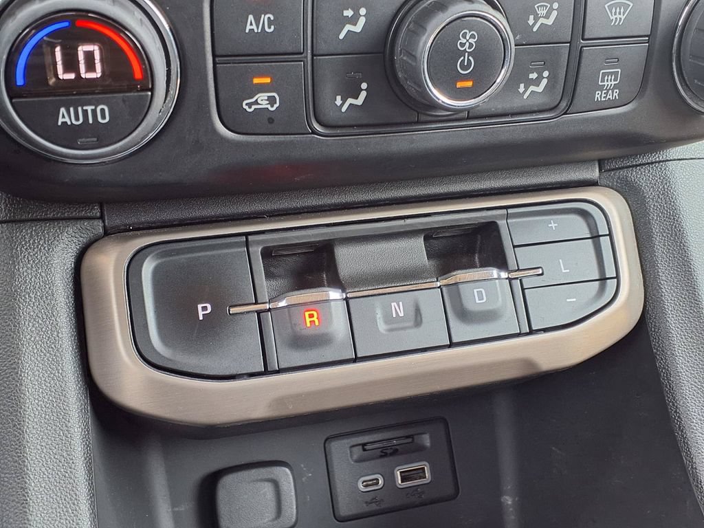 Used 2023 GMC Acadia Denali w/ Denali Technology Package FWD image 11