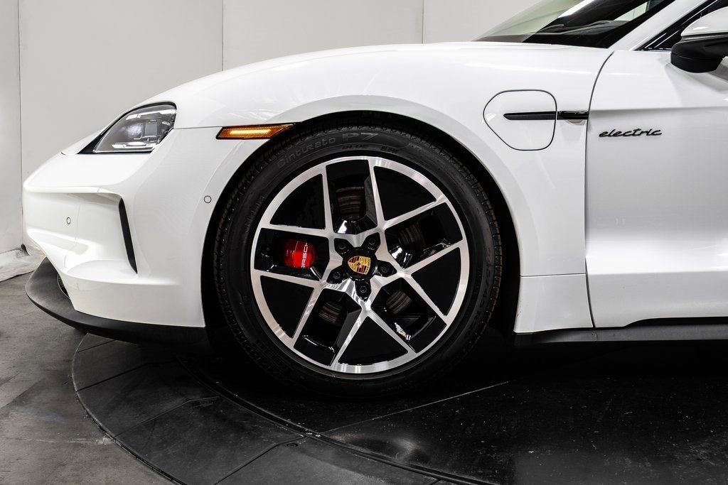 New 2025 Porsche Taycan 4S image 25