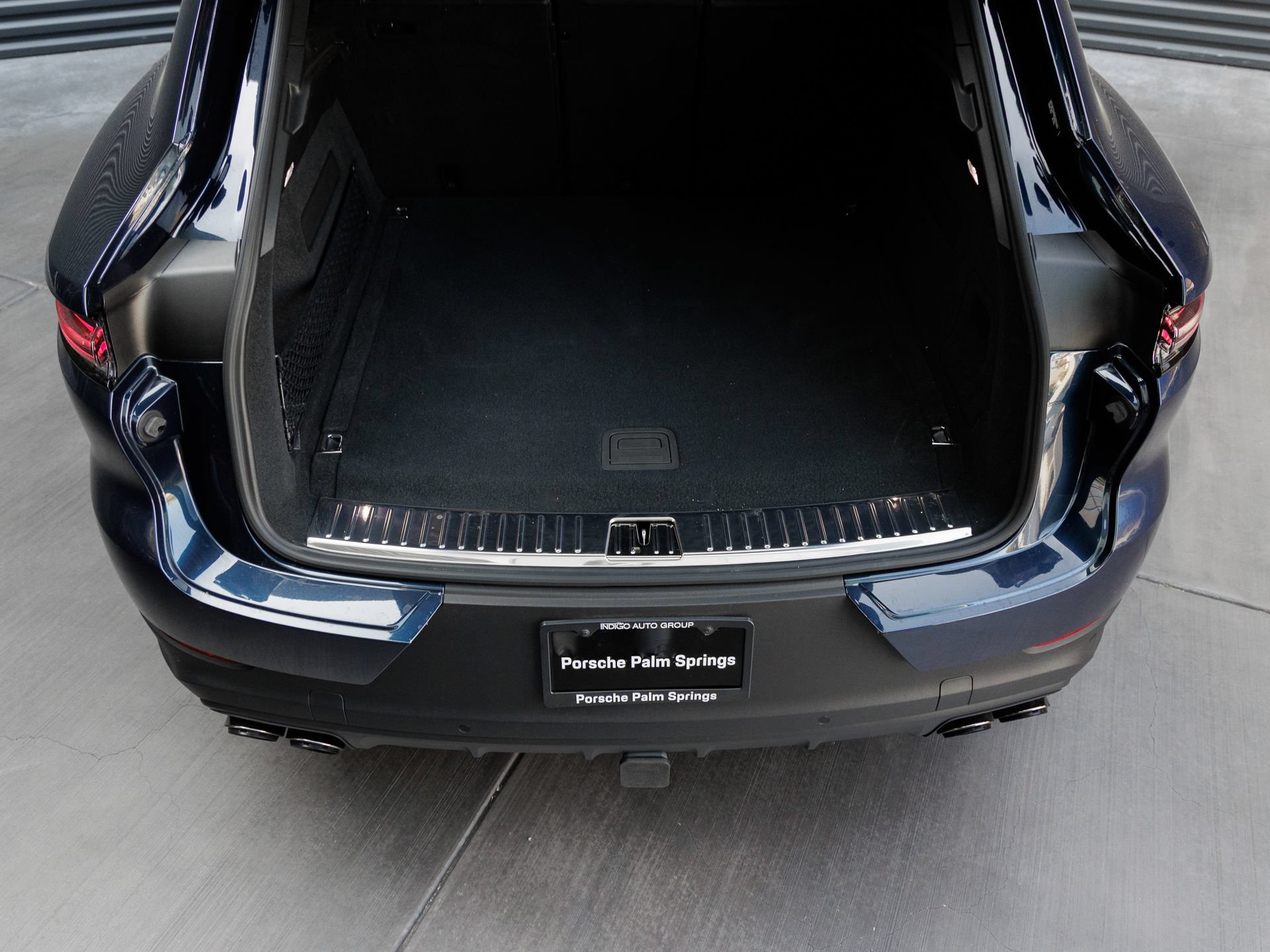 Certified 2025 Porsche Cayenne E-Hybrid Coupe AWD/4WD image 30