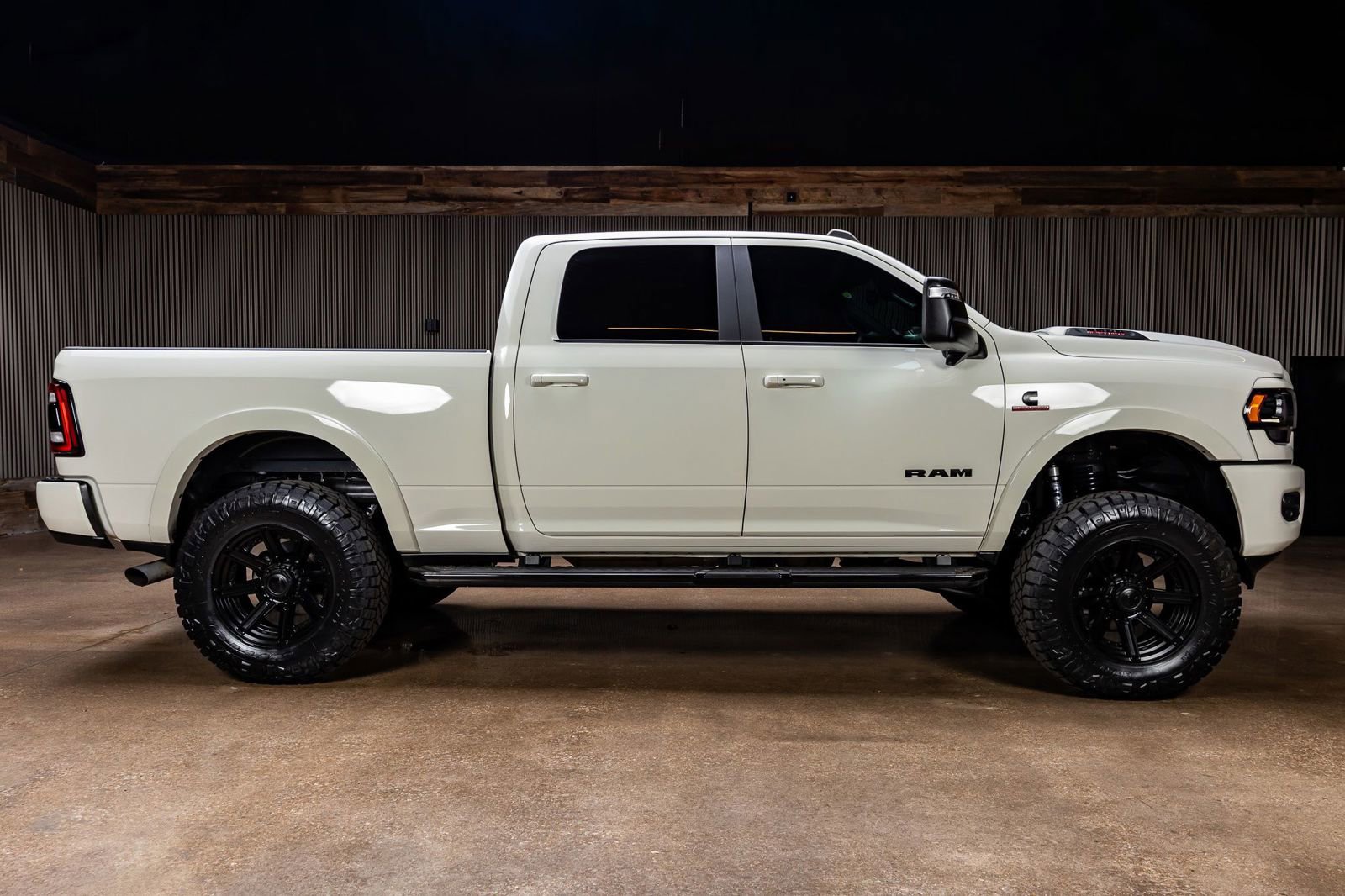 Used 2024 RAM 2500 Limited image 11