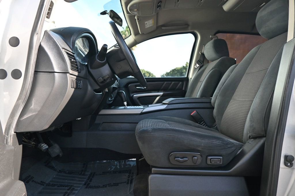 Used 2015 Nissan Armada SV image 13