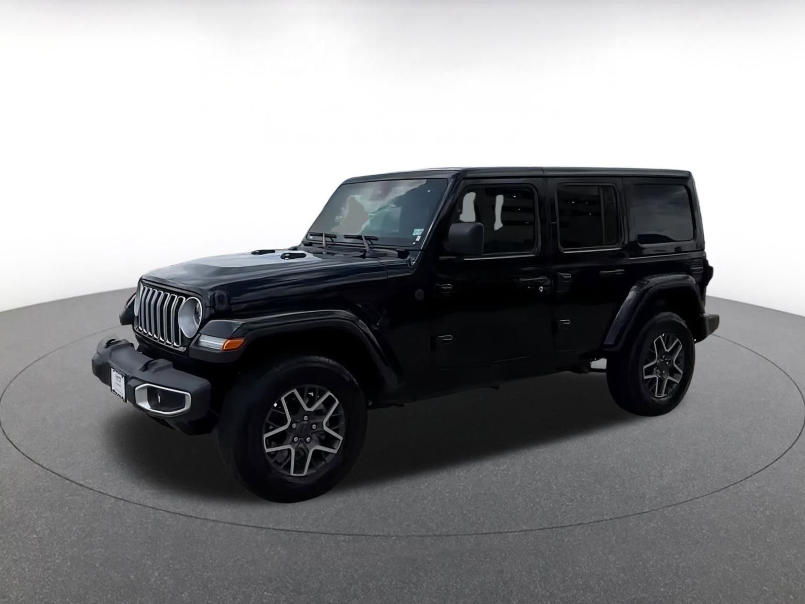 Used 2025 Jeep Wrangler Sahara image 4