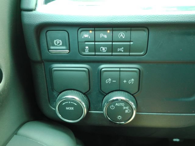 Used 2026 Chevrolet Tahoe LT RWD image 39
