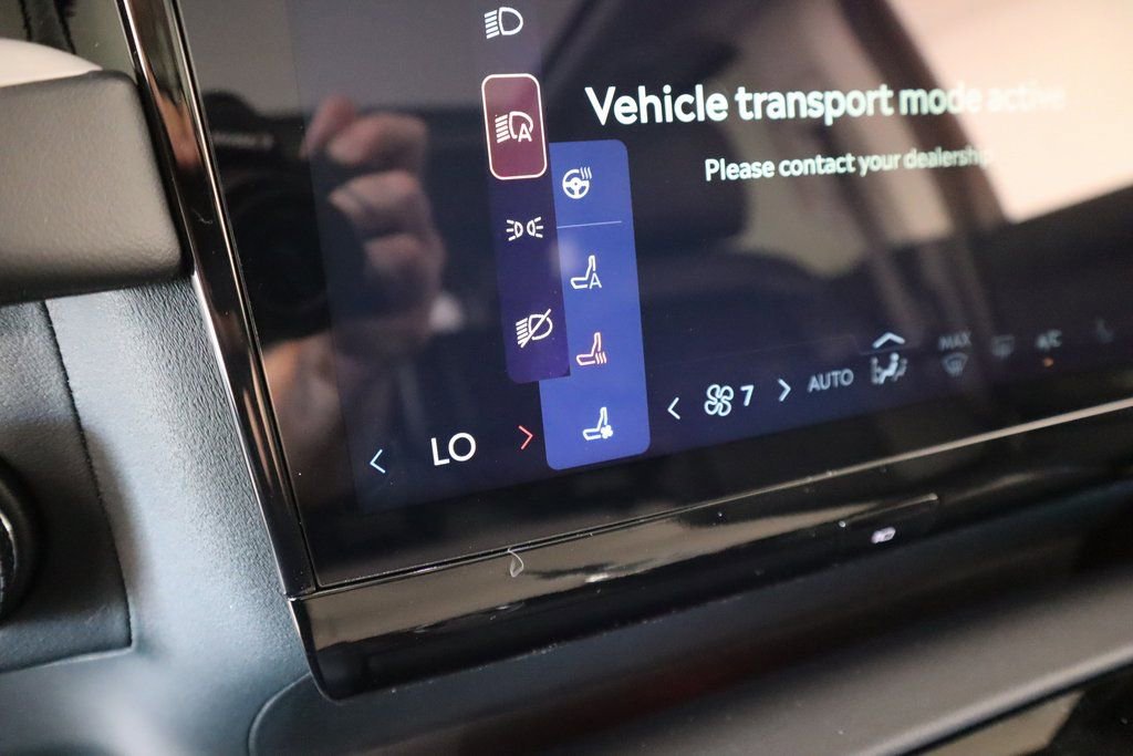 New 2025 Lincoln Navigator Reserve image 7