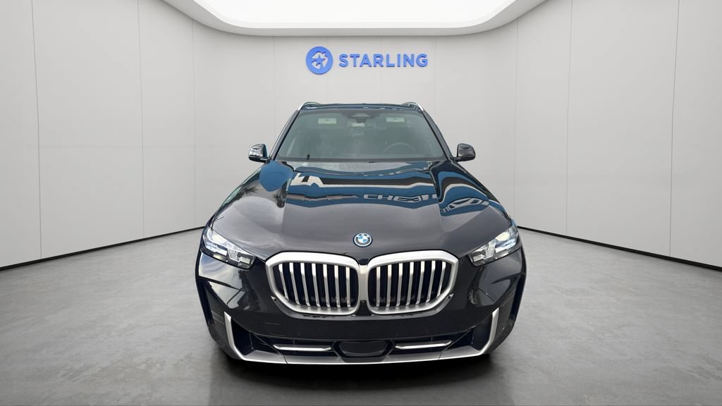 Used 2025 BMW X5 xDrive50e w/ Parking Assistance Package AWD/4WD image 4