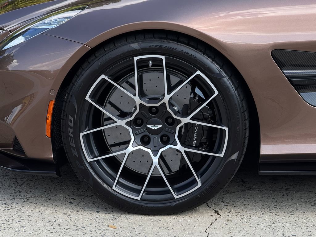 New 2025 Aston Martin Vanquish image 22