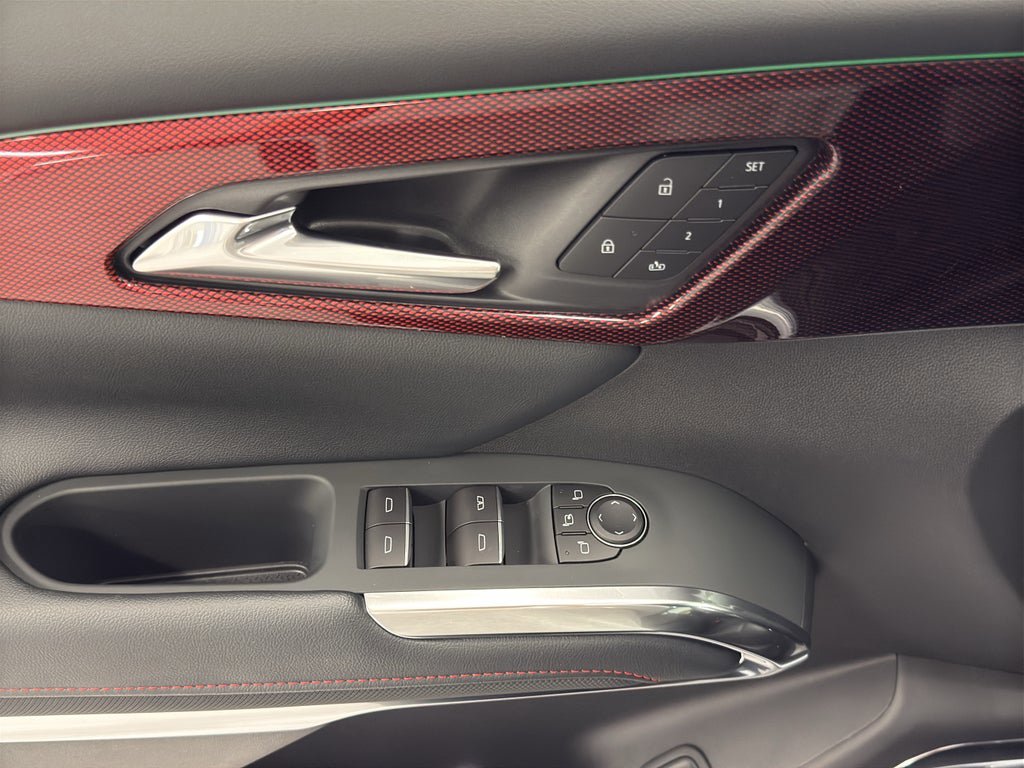 New 2026 Chevrolet Traverse RS w/ LPO, Floor Liner Package AWD/4WD image 18