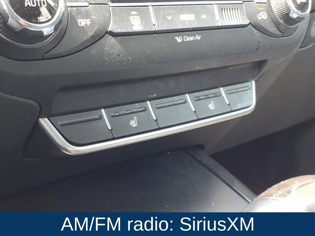 Used 2017 Kia Sorento LX w/ LX Convenience Package image 5