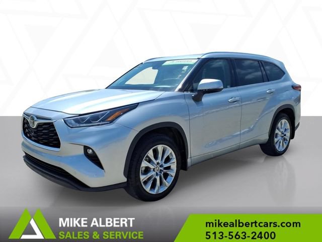 Used 2022 Toyota Highlander Limited AWD/4WD image 3