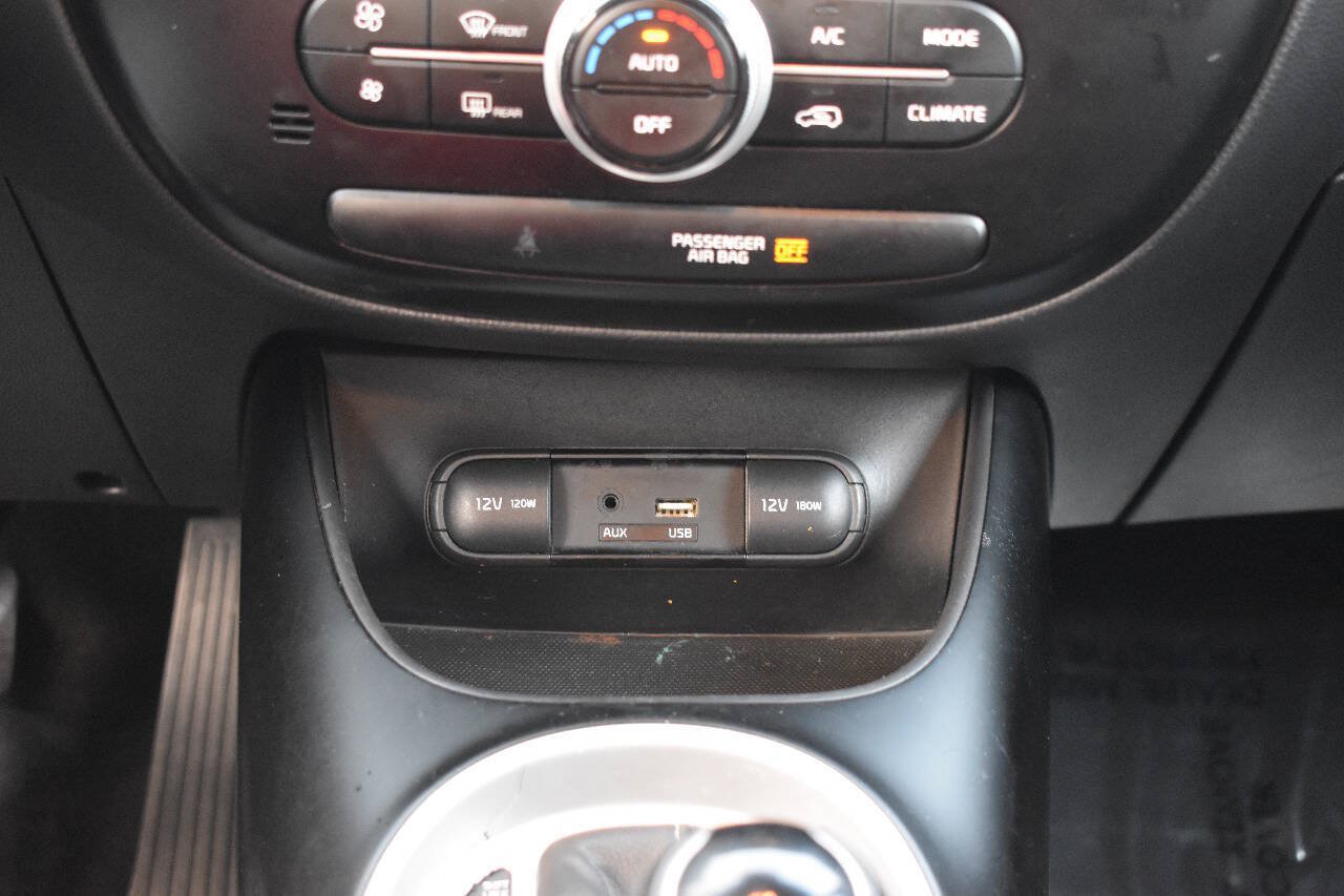 Used 2018 Kia Soul + FWD image 27