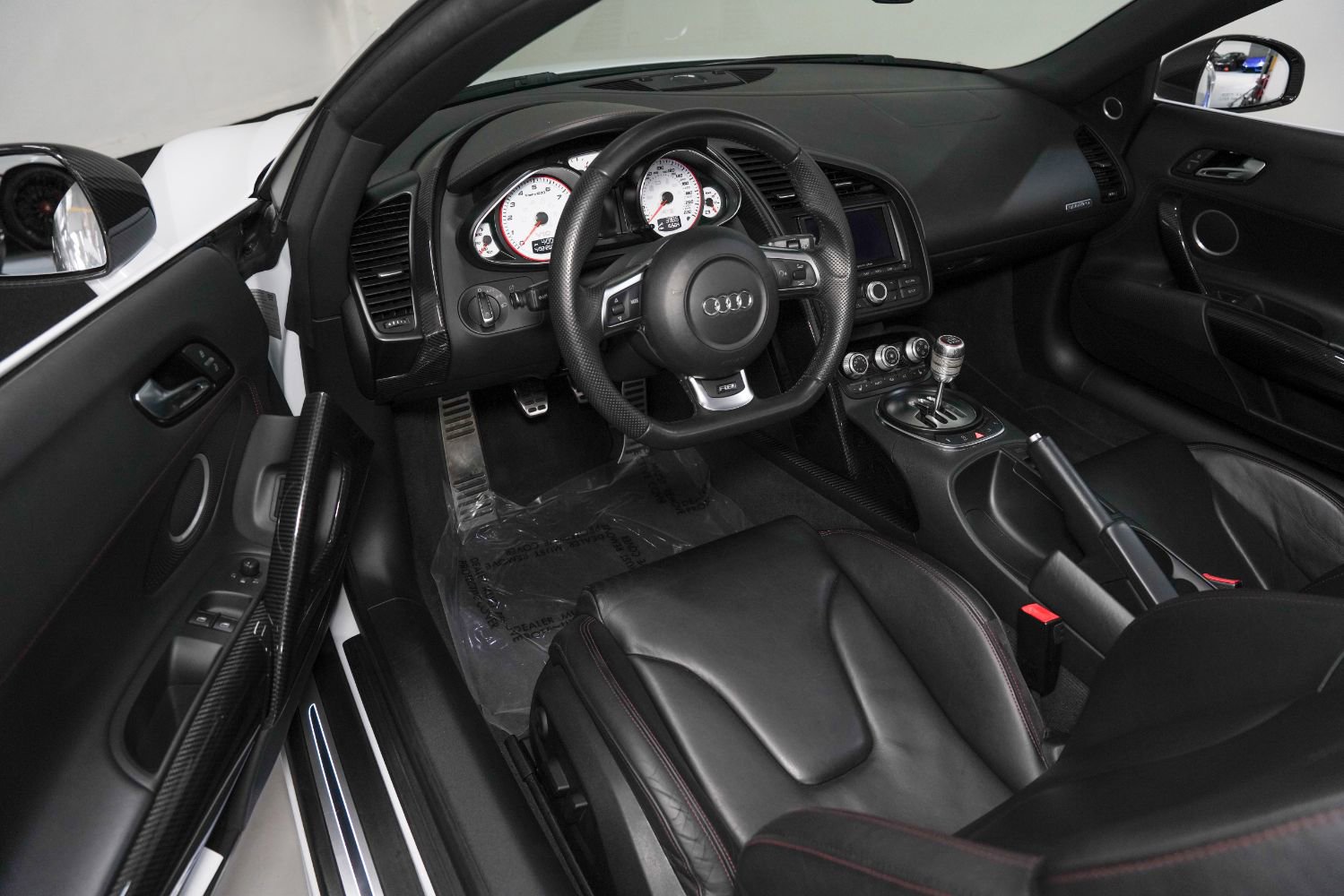 Used 2012 Audi R8 V10 image 2