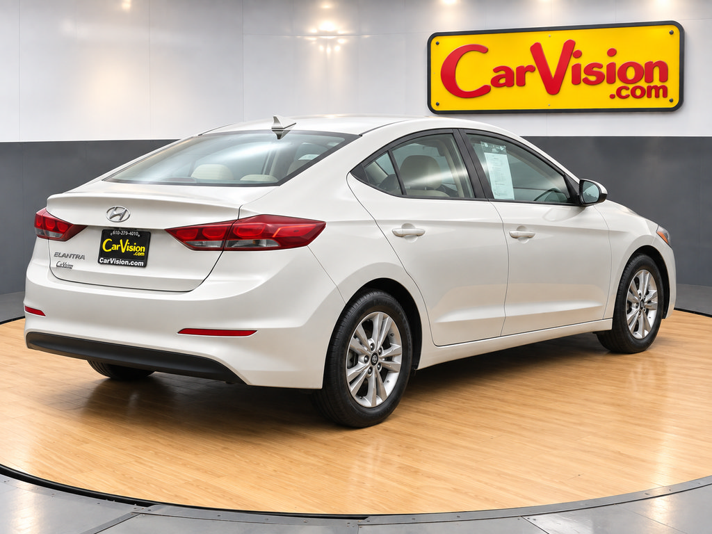 Used 2017 Hyundai Elantra SE FWD image 5