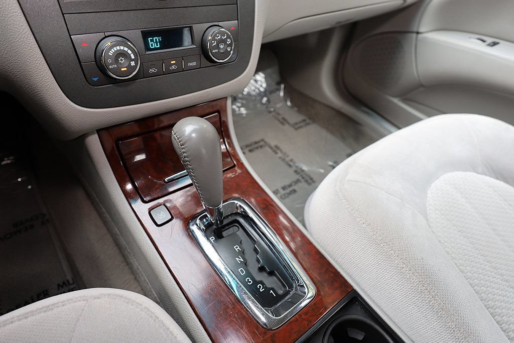 Used 2009 Buick Lucerne CX FWD image 38