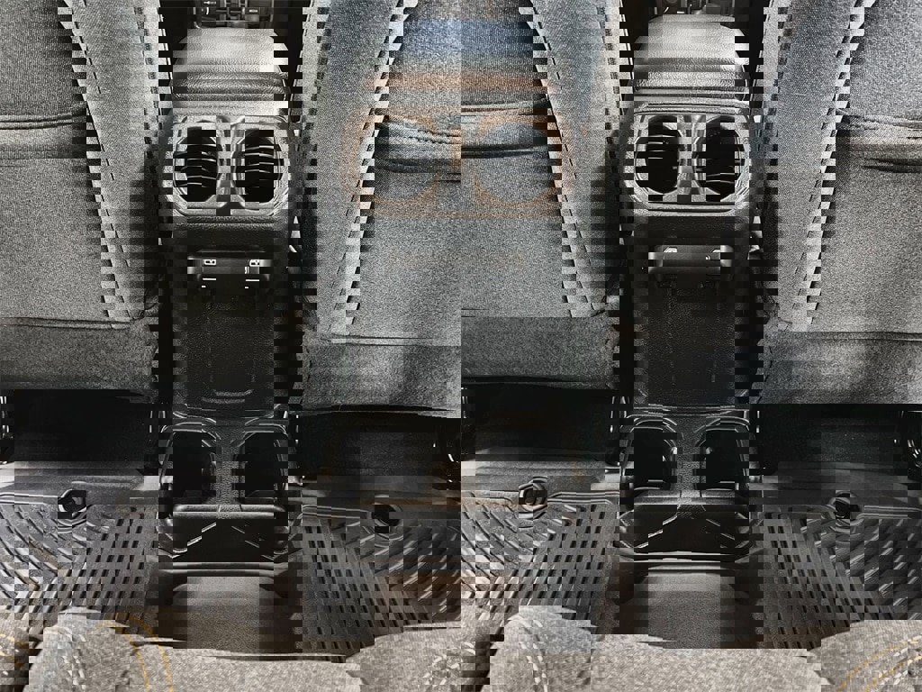 Used 2024 Jeep Wrangler Sport S image 21