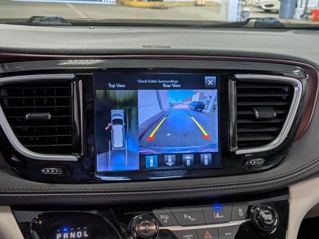 Used 2017 Chrysler Pacifica Limited FWD image 13