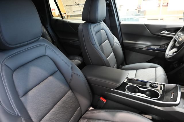 New 2027 Chevrolet Equinox LT w/ Convenience Package II FWD image 8